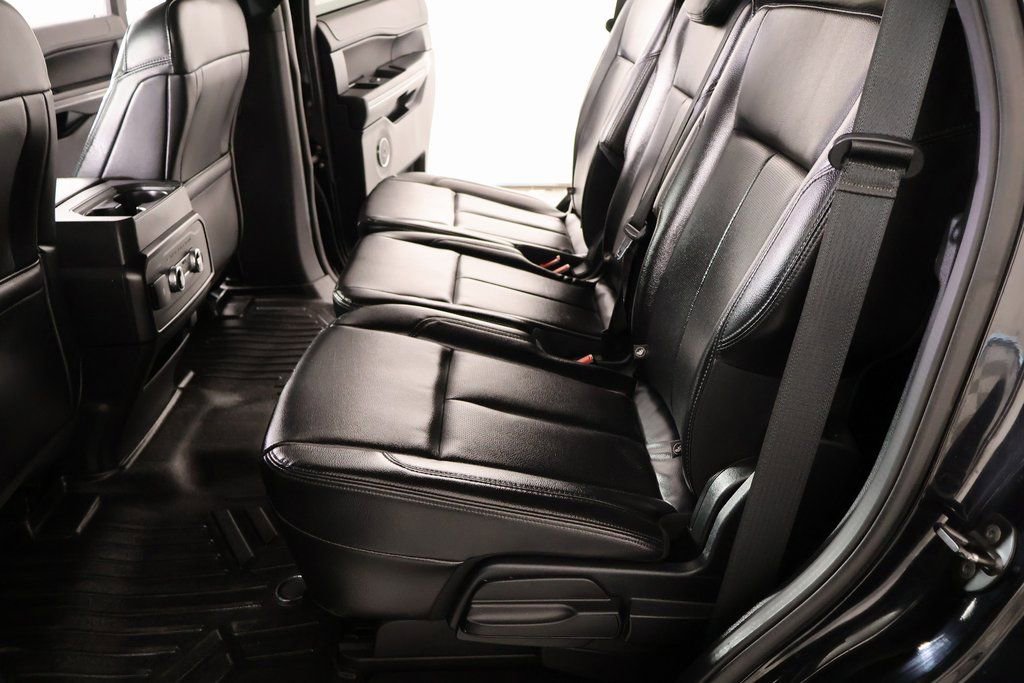 Used 2021 Ford Expedition XLT image 11