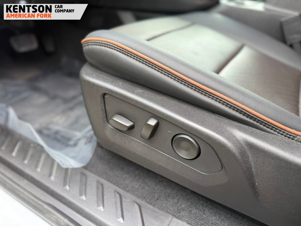 Used 2025 GMC Canyon AT4 w/ AT4 Premium Package image 33