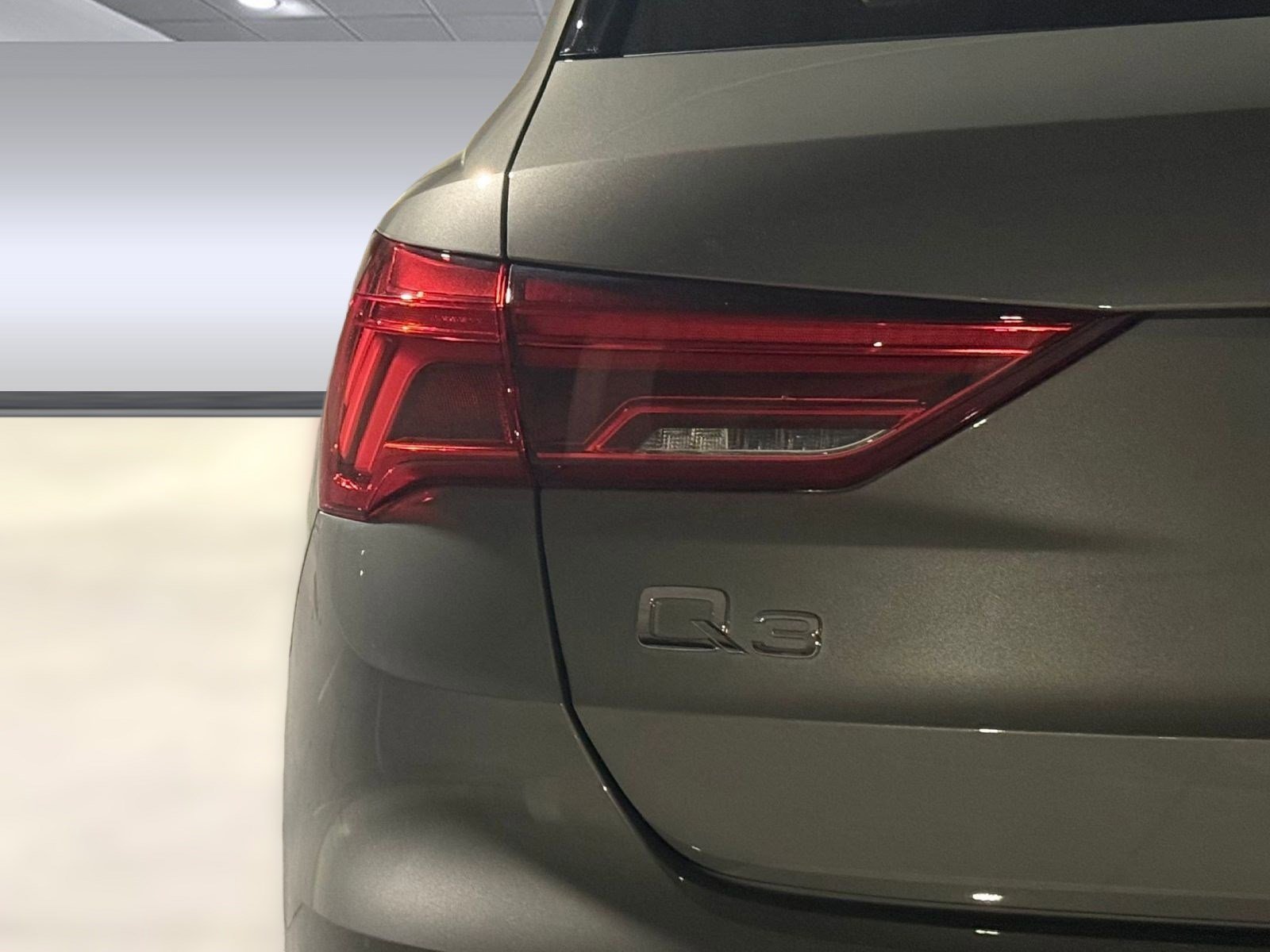 Certified 2024 Audi Q3 2.0T Premium w/ Convenience Package image 13