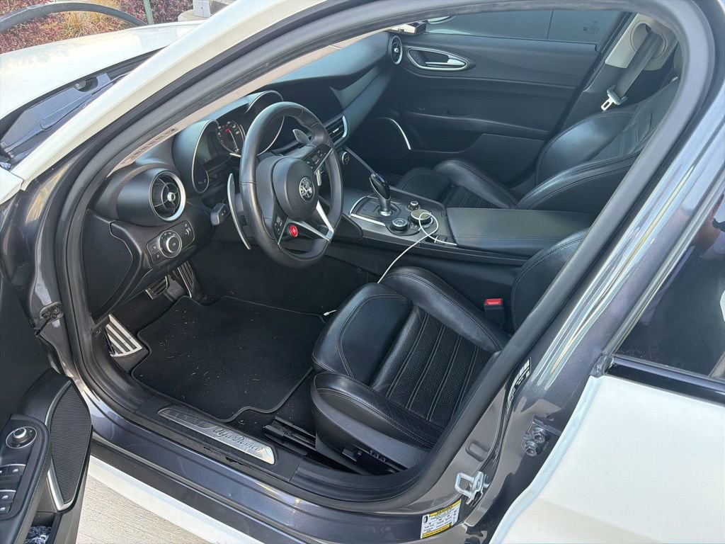 Used 2019 Alfa Romeo Giulia Ti Sport w/ Quick Order Package 22U Sport image 9