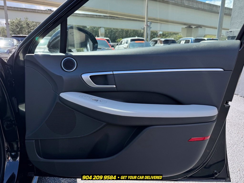 Used 2025 Hyundai Sonata SEL FWD image 35