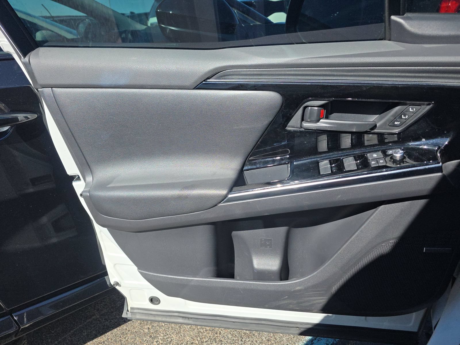 Used 2023 Subaru Solterra AWD image 6