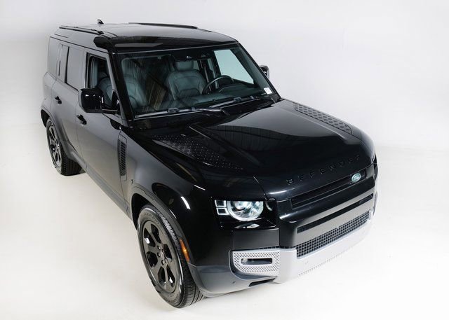 Used 2025 Land Rover Defender 110 S image 29