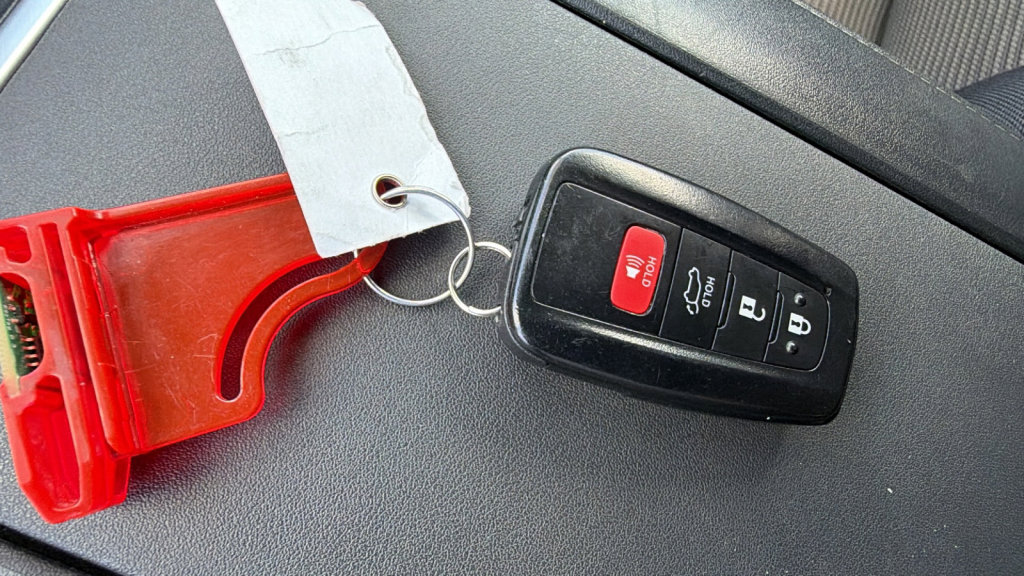 Used 2023 Toyota Highlander LE image 29