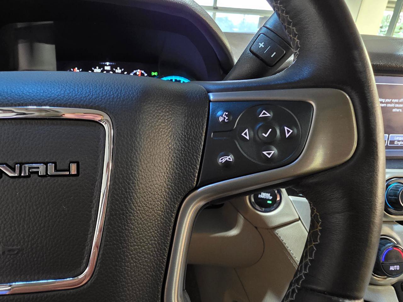 Used 2018 GMC Yukon XL Denali w/ Denali Ultimate Package AWD/4WD image 35