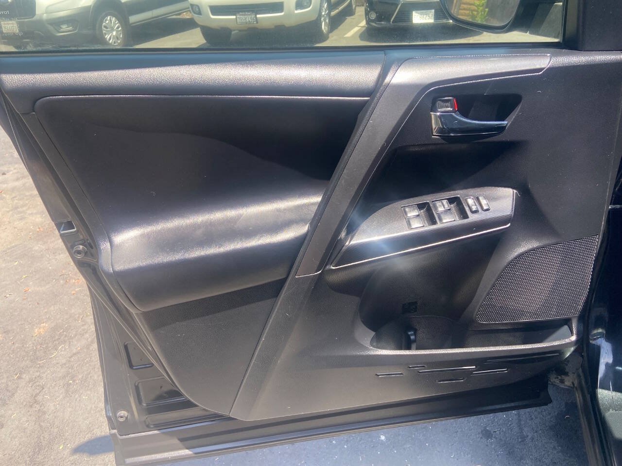 Used 2017 Toyota RAV4 SE AWD/4WD image 11