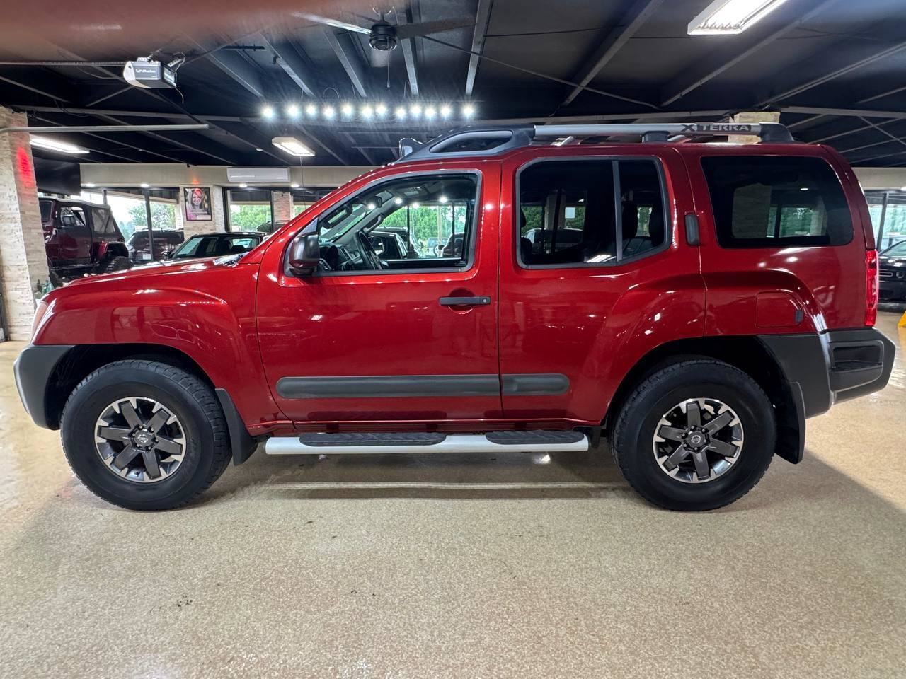 Used 2014 Nissan Xterra PRO-4X w/ Pro-4x Leather Package AWD/4WD image 4
