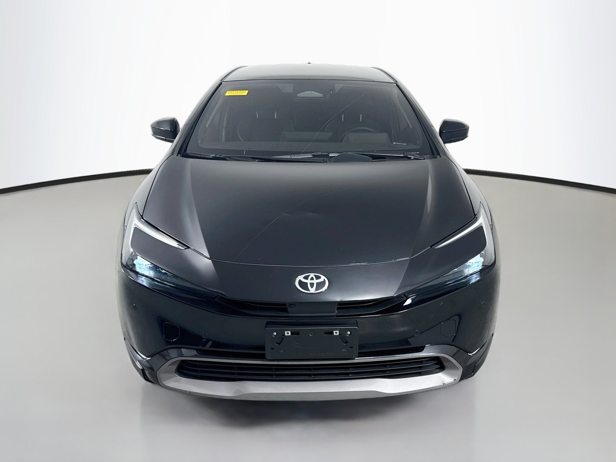 Used 2024 Toyota Prius Limited w/ Limited Premium Package FWD image 2