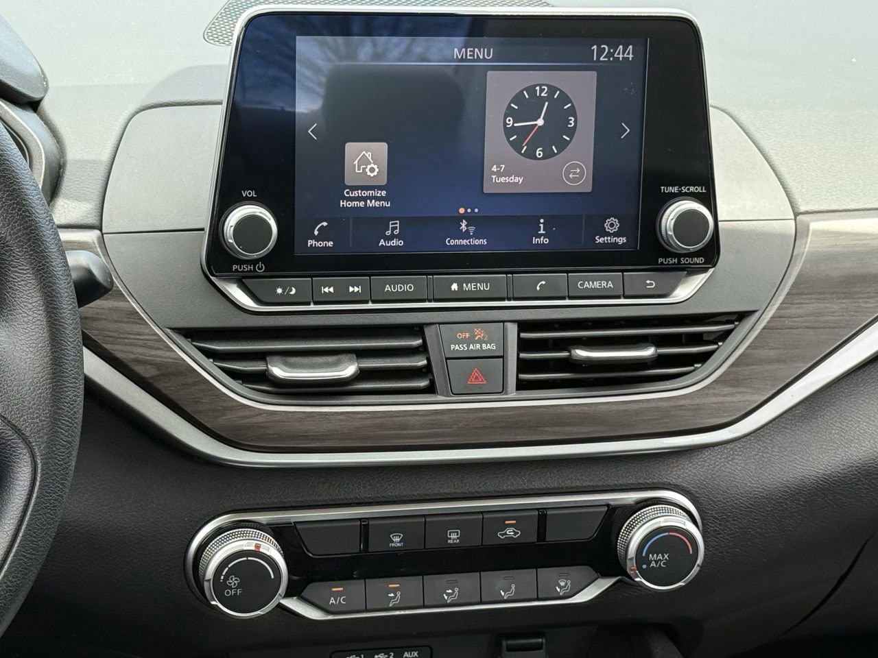 Used 2025 Nissan Altima 2.5 SV image 16
