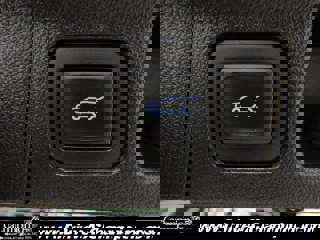 Used 2022 GMC Acadia SLT w/ Technology Package image 18