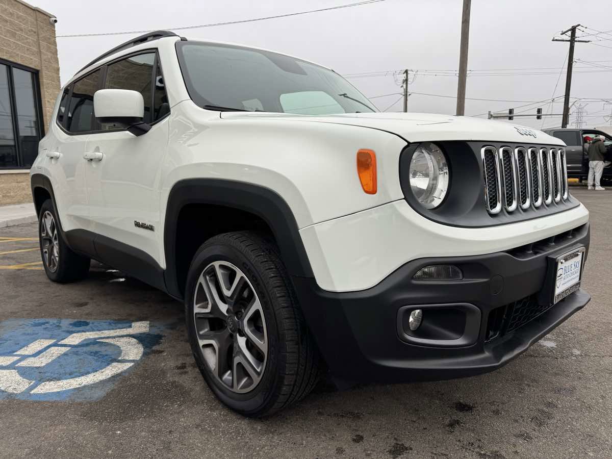 Used 2015 Jeep Renegade Latitude w/ Popular Equipment Group image 3