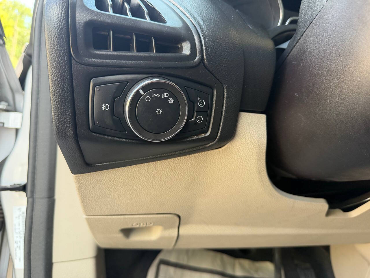 Used 2012 Ford Focus SEL FWD image 19