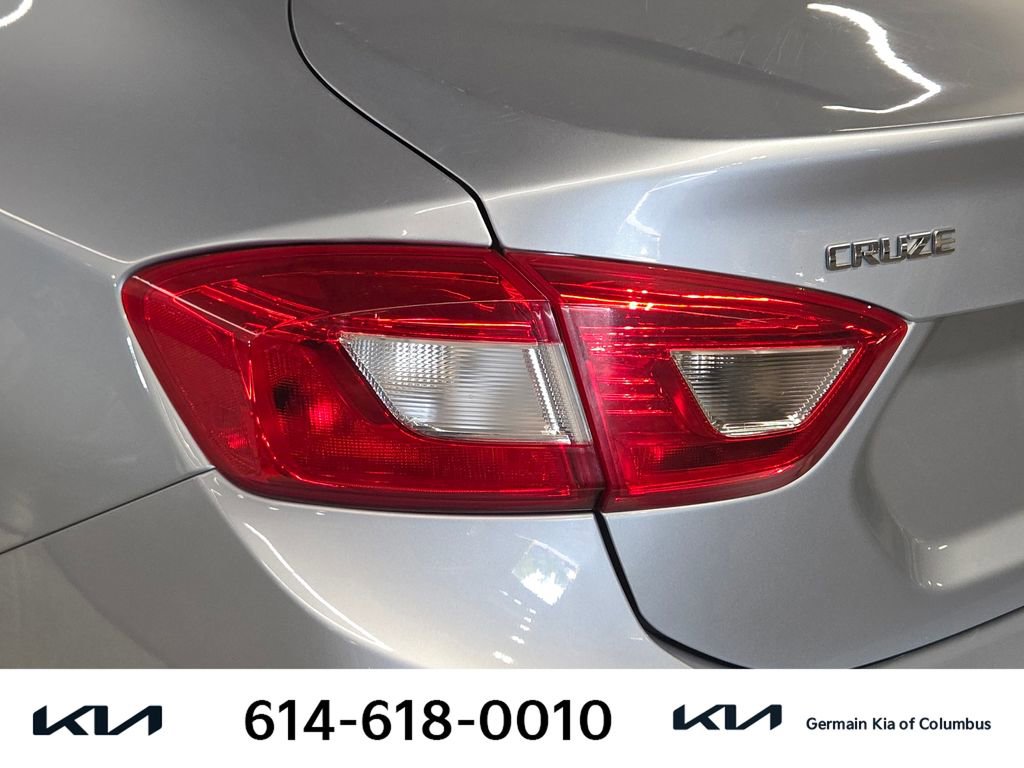 Used 2017 Chevrolet Cruze LS FWD image 16