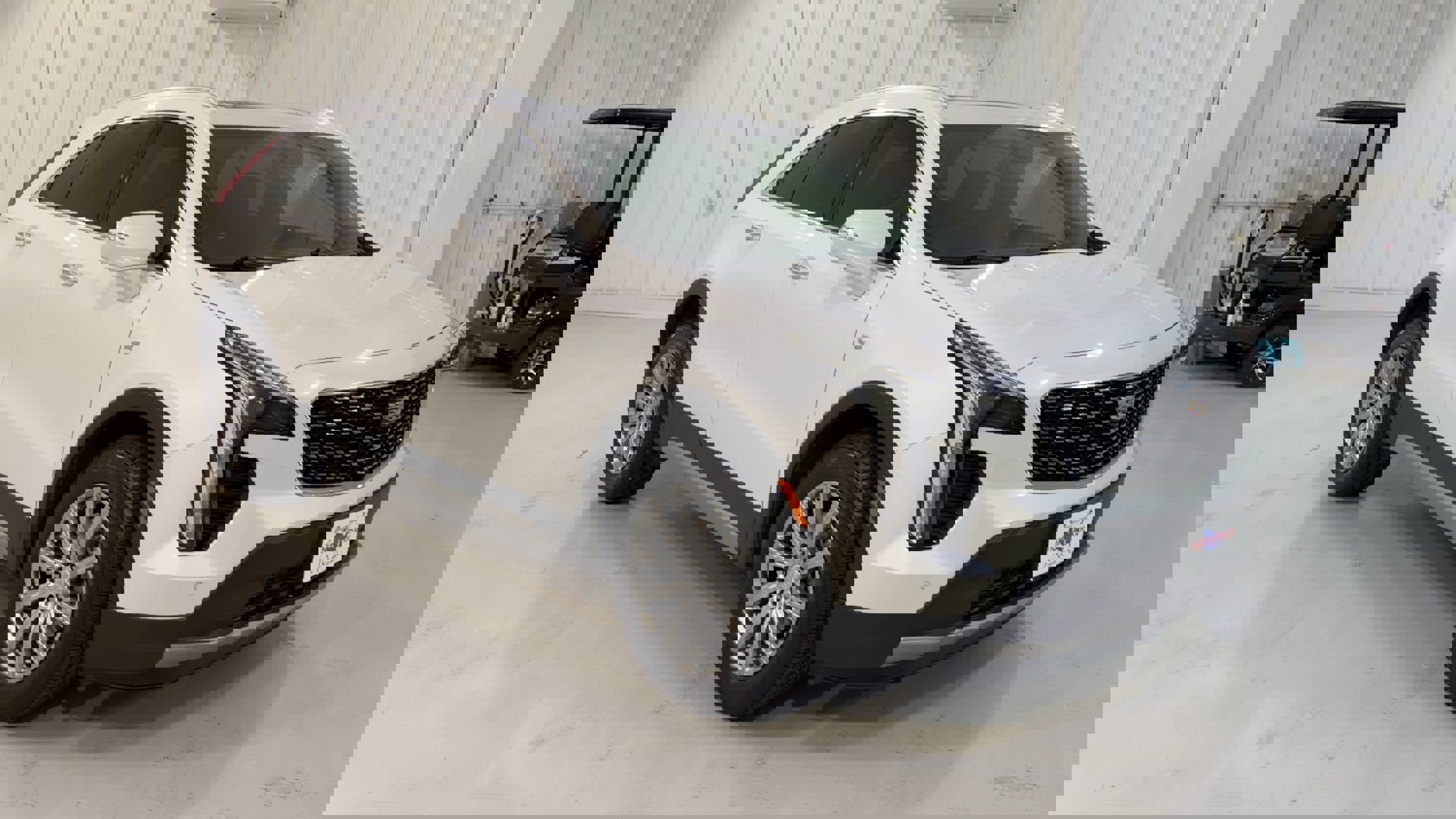 Used 2023 Cadillac XT4 Premium Luxury FWD image 3