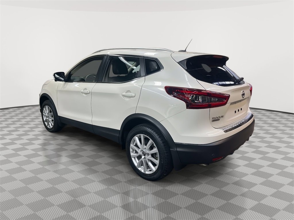 Used 2022 Nissan Rogue Sport SV w/ Technology Package image 5