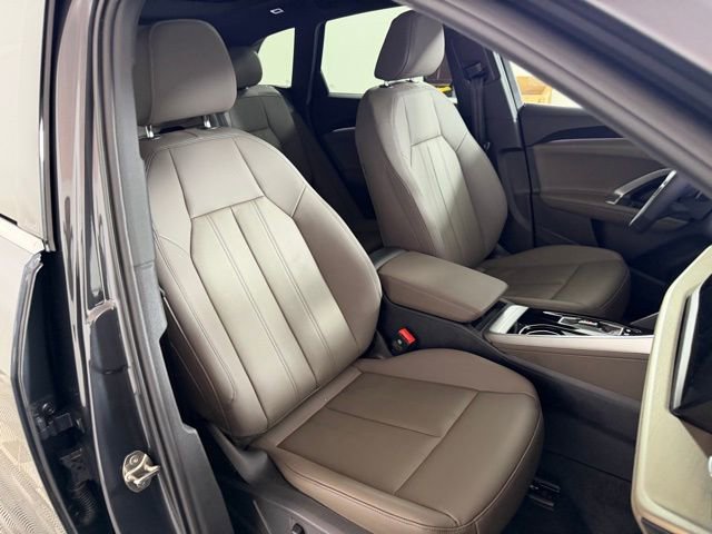 Used 2025 Audi Q5 Premium Plus w/ Premium Plus AWD/4WD image 23