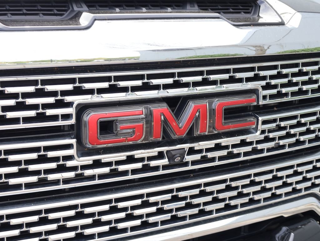 Used 2021 GMC Sierra 2500 Denali w/ Denali Black Diamond Edition AWD/4WD image 2