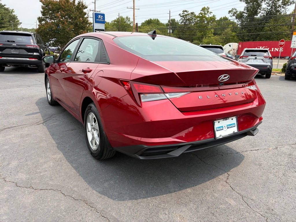 Used 2023 Hyundai Elantra SE FWD image 5