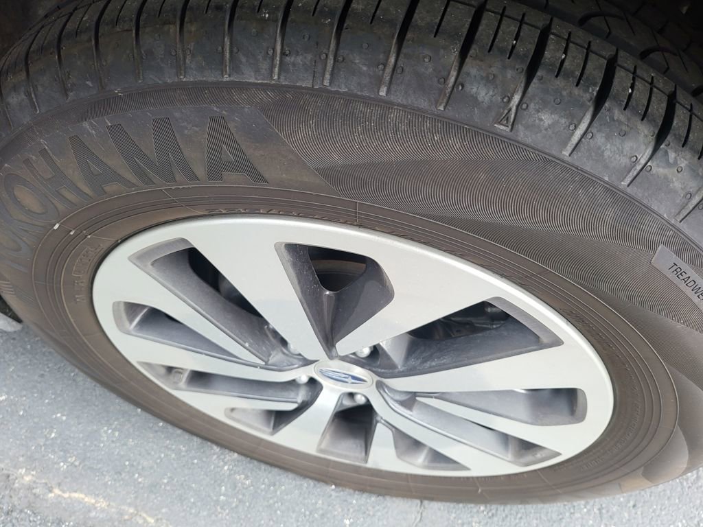 Used 2025 Subaru Outback Premium image 10