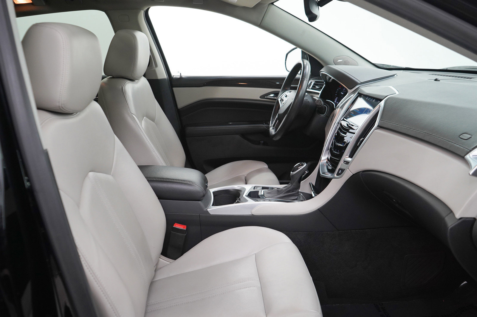 Used 2016 Cadillac SRX Luxury w/ Driver Awareness Package AWD/4WD image 11