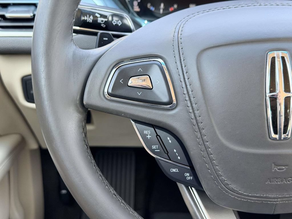 Used 2020 Lincoln MKZ w/ Convenience Package FWD image 8