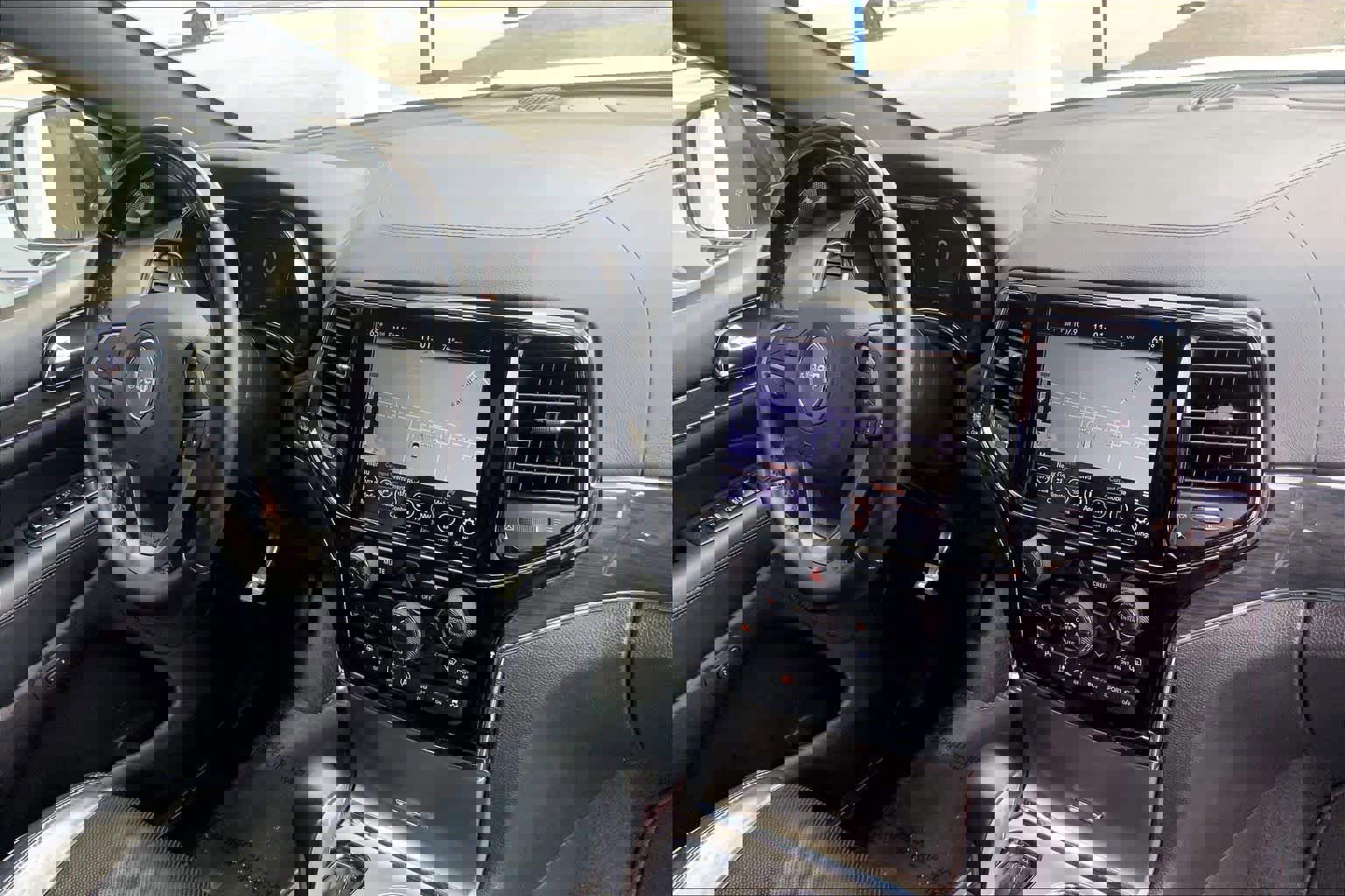 Used 2020 Jeep Grand Cherokee Overland image 31