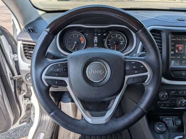 Used 2018 Jeep Cherokee Overland AWD/4WD image 17
