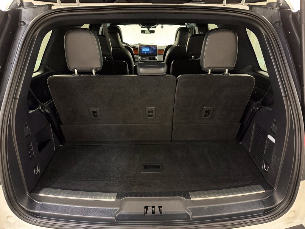 Used 2022 Lincoln Navigator Reserve w/ Equipment Group 201A AWD/4WD image 36