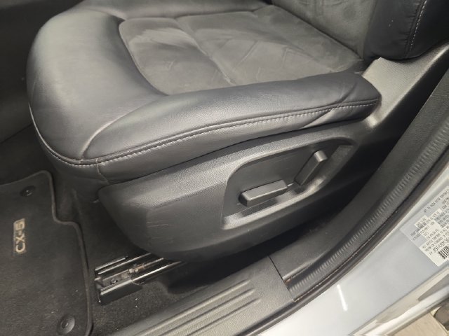 Used 2021 MAZDA CX-5 Touring FWD image 33