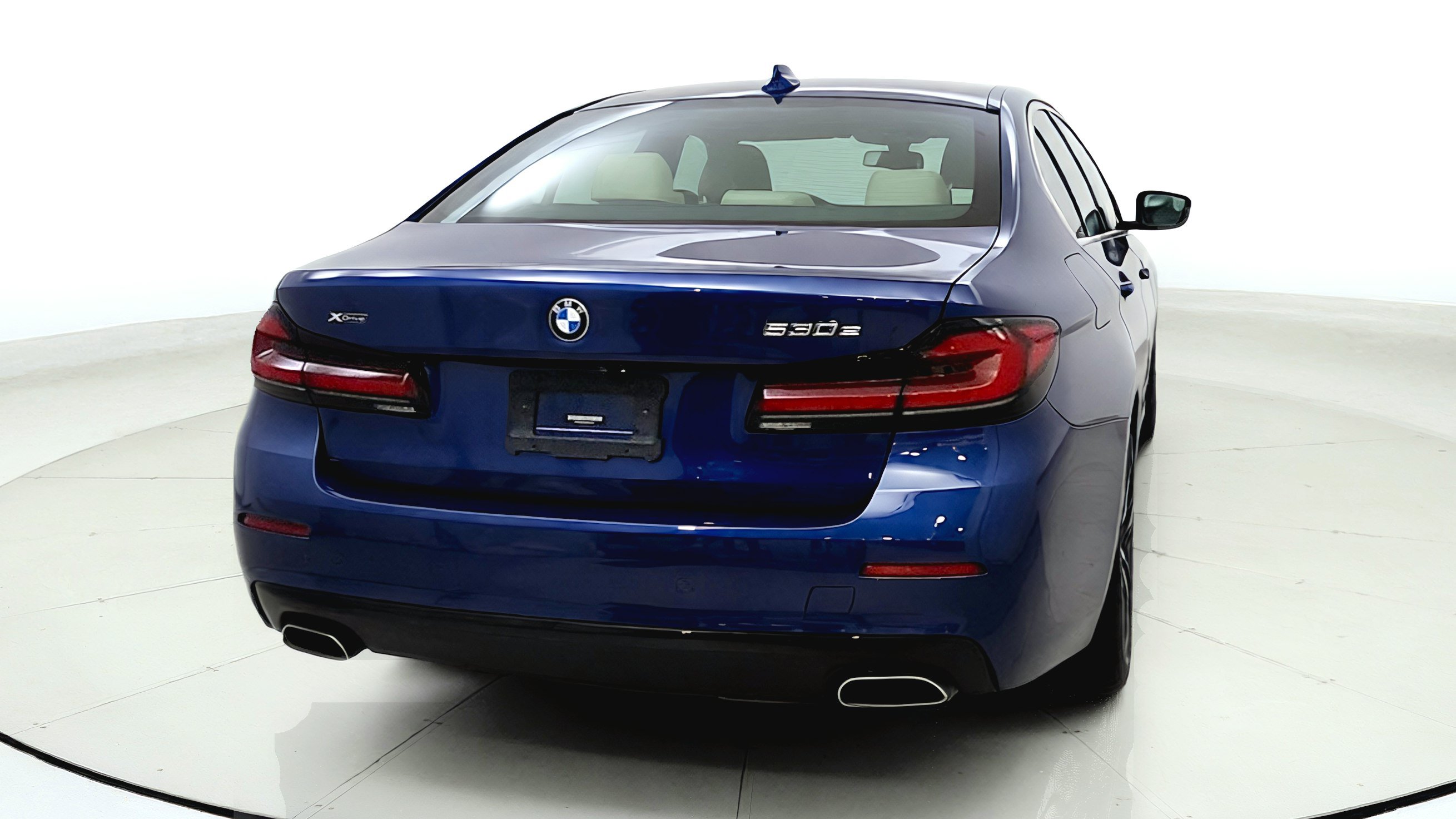 Used 2021 BMW 530e xDrive w/ Premium Package AWD/4WD image 11