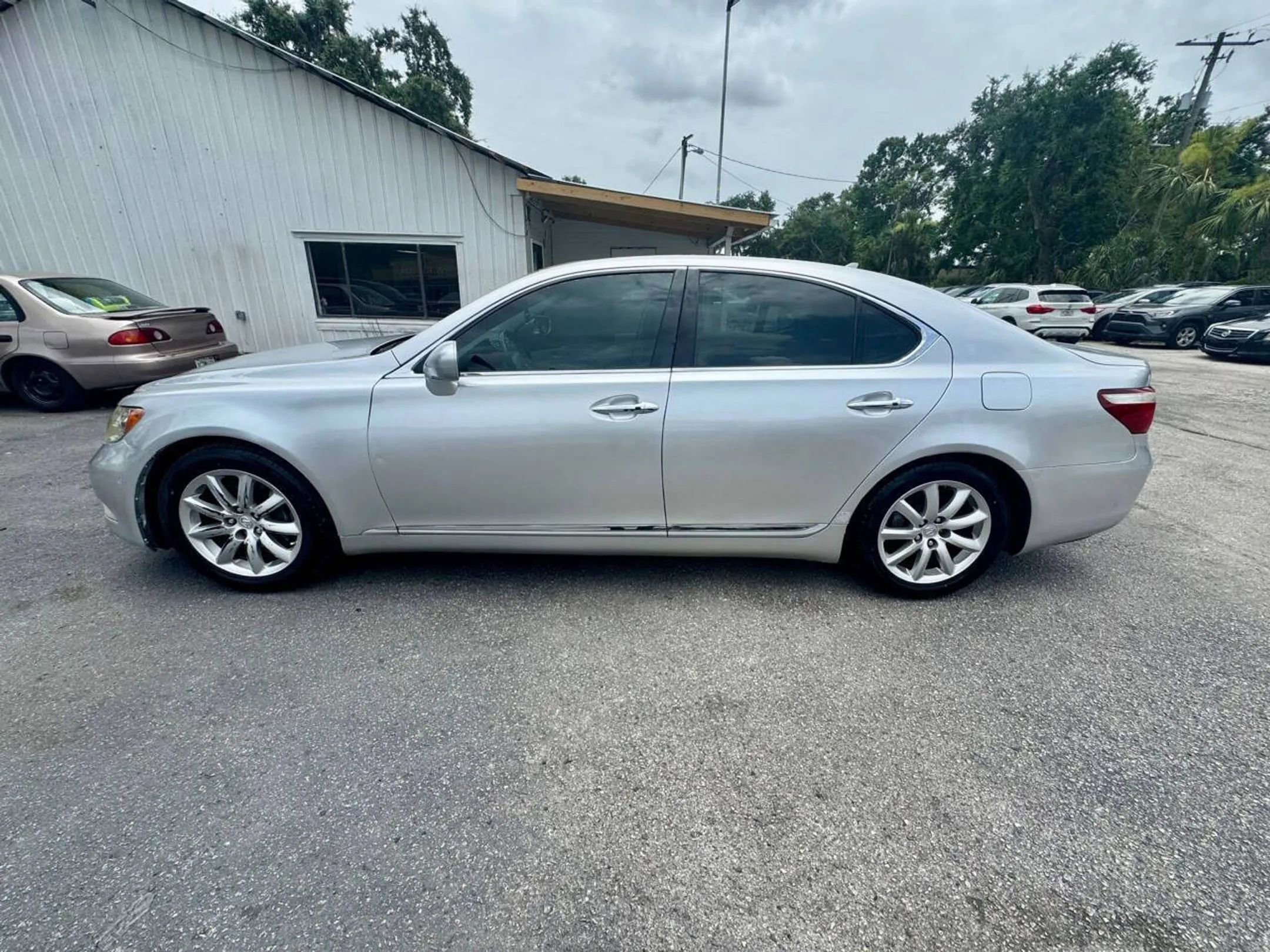 Used 2008 Lexus LS 460 RWD image 9