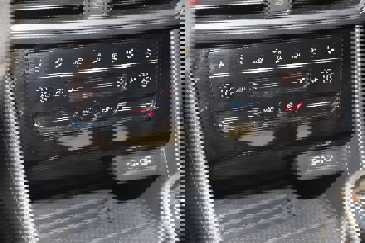 Used 2025 Volkswagen Jetta GLI Autobahn image 28