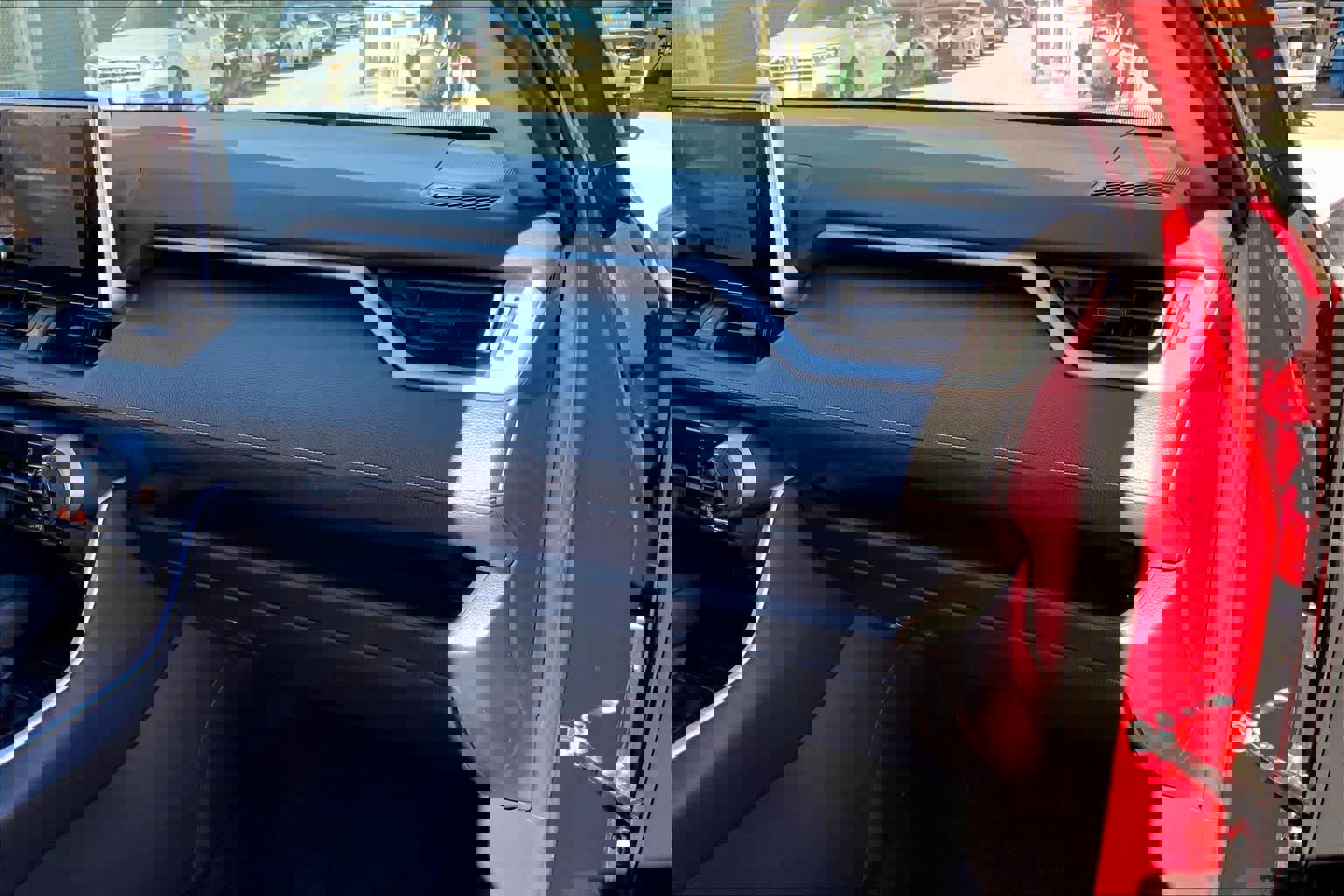 Used 2025 Toyota RAV4 LE image 17