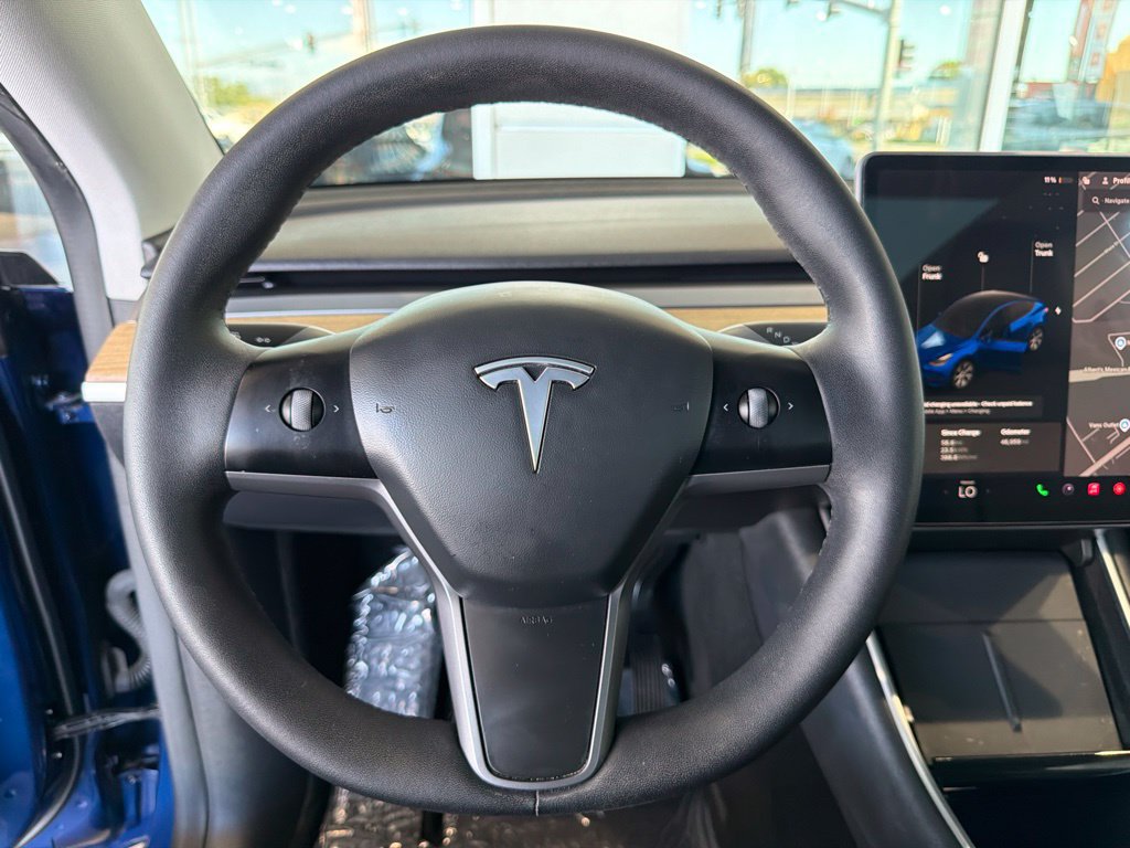 Used 2021 Tesla Model Y Long Range AWD/4WD image 25