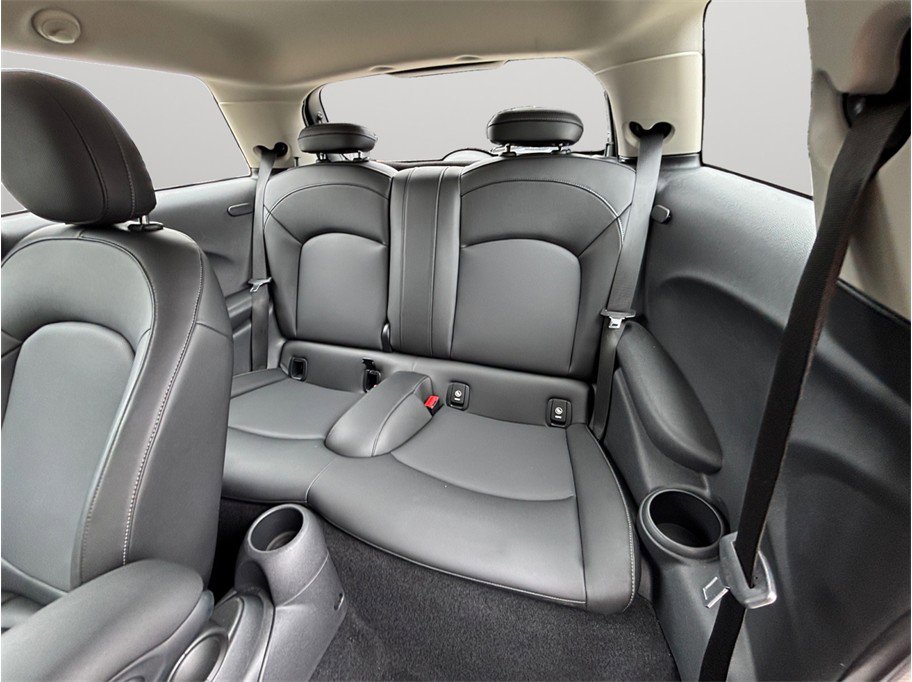 Used 2021 MINI Cooper 2-Door Hardtop FWD image 31