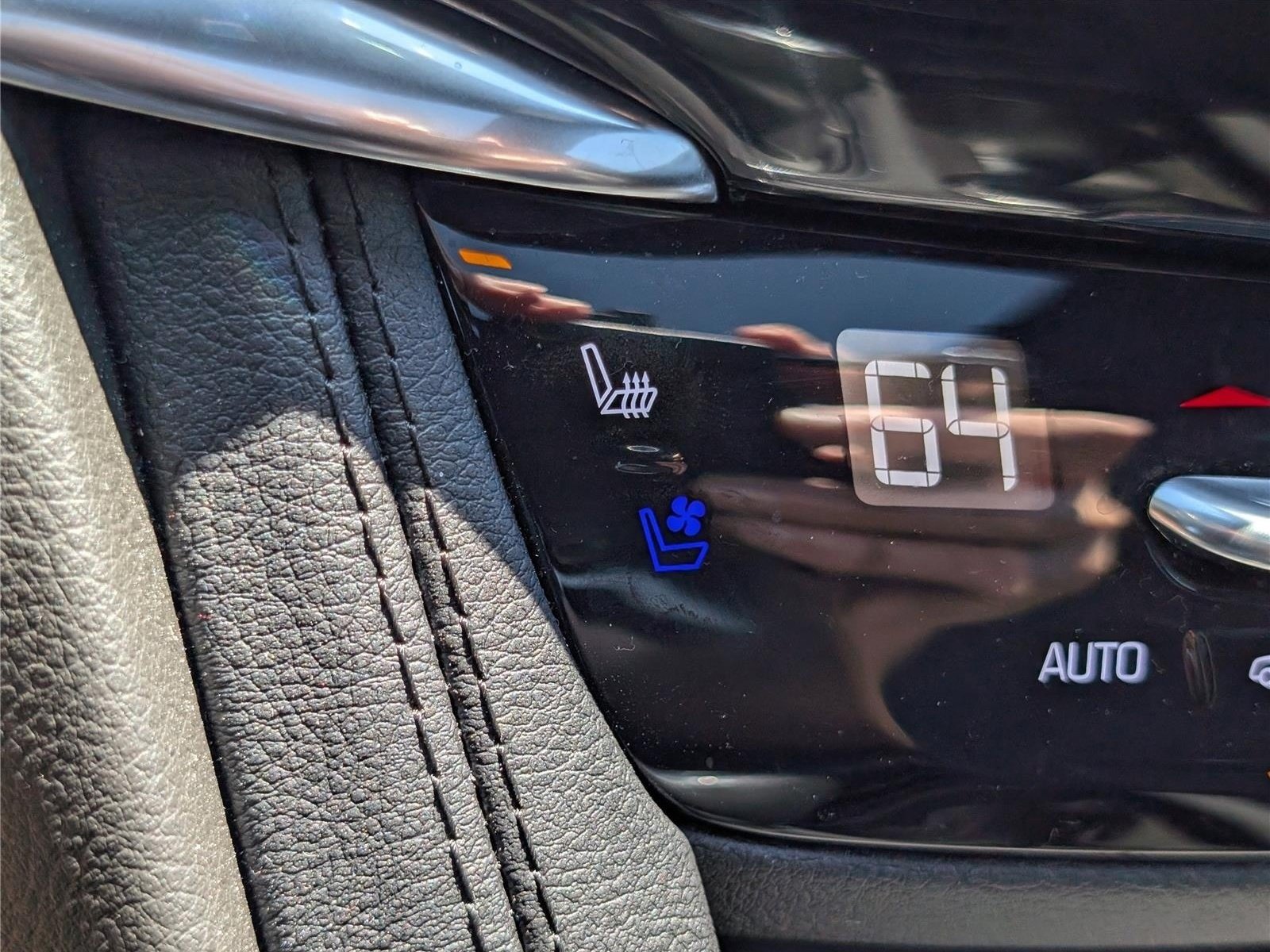 Used 2023 Cadillac XT6 Sport w/ Technology Package AWD/4WD image 30