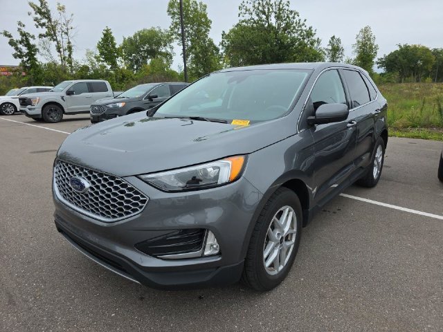 Certified 2024 Ford Edge SEL w/ Convenience Package AWD/4WD image 4