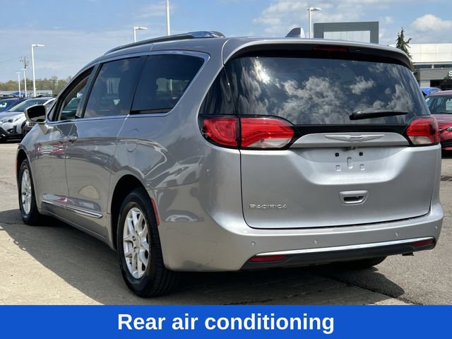 Used 2020 Chrysler Pacifica Touring-L FWD image 5