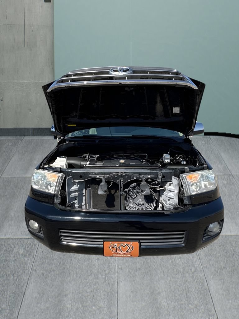 Used 2015 Toyota Sequoia Limited RWD image 9