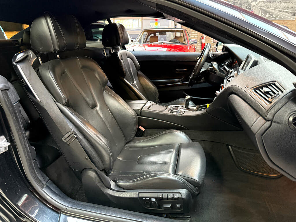 Used 2015 BMW M6 Convertible RWD image 29