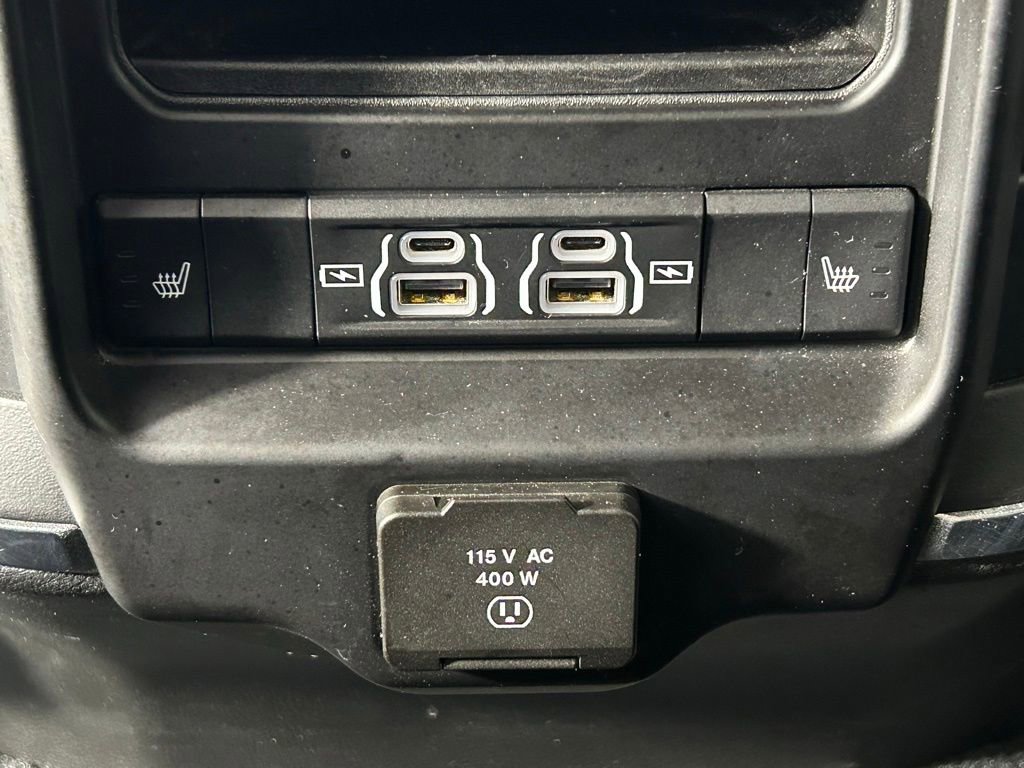 Used 2022 RAM 3500 Laramie AWD/4WD image 17