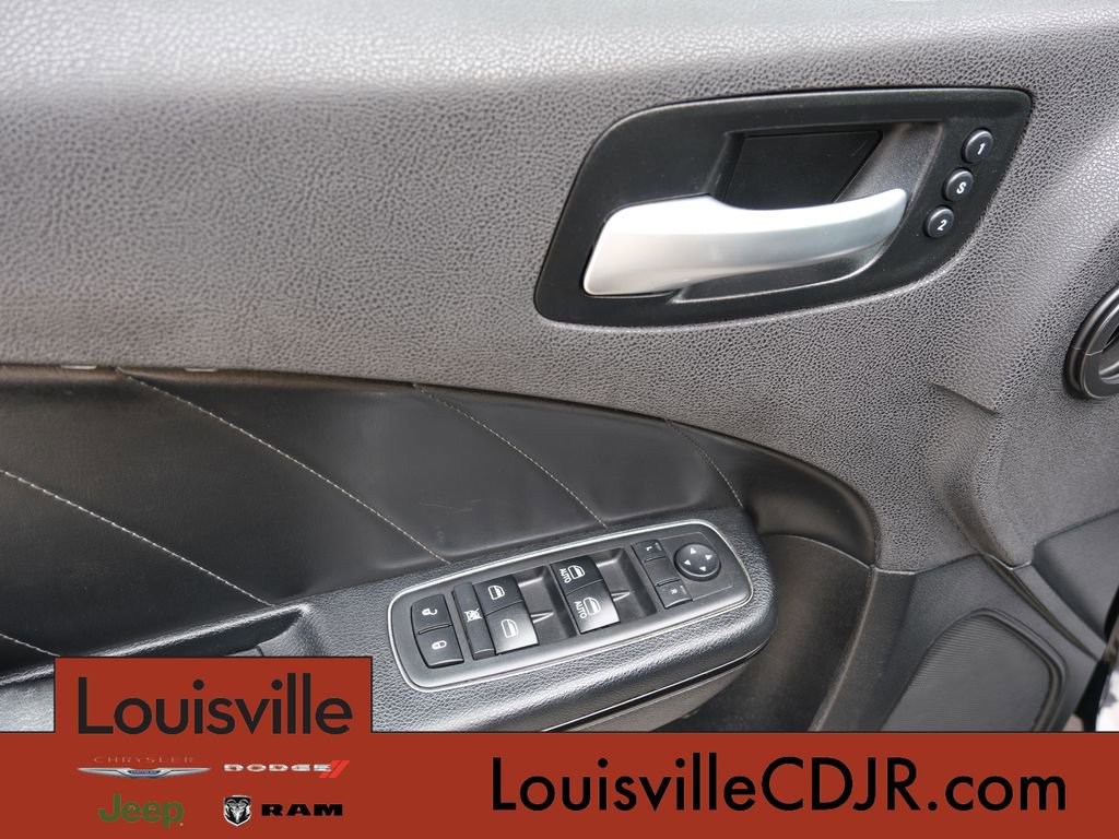 Used 2017 Dodge Charger SXT w/ AWD Plus Group image 27