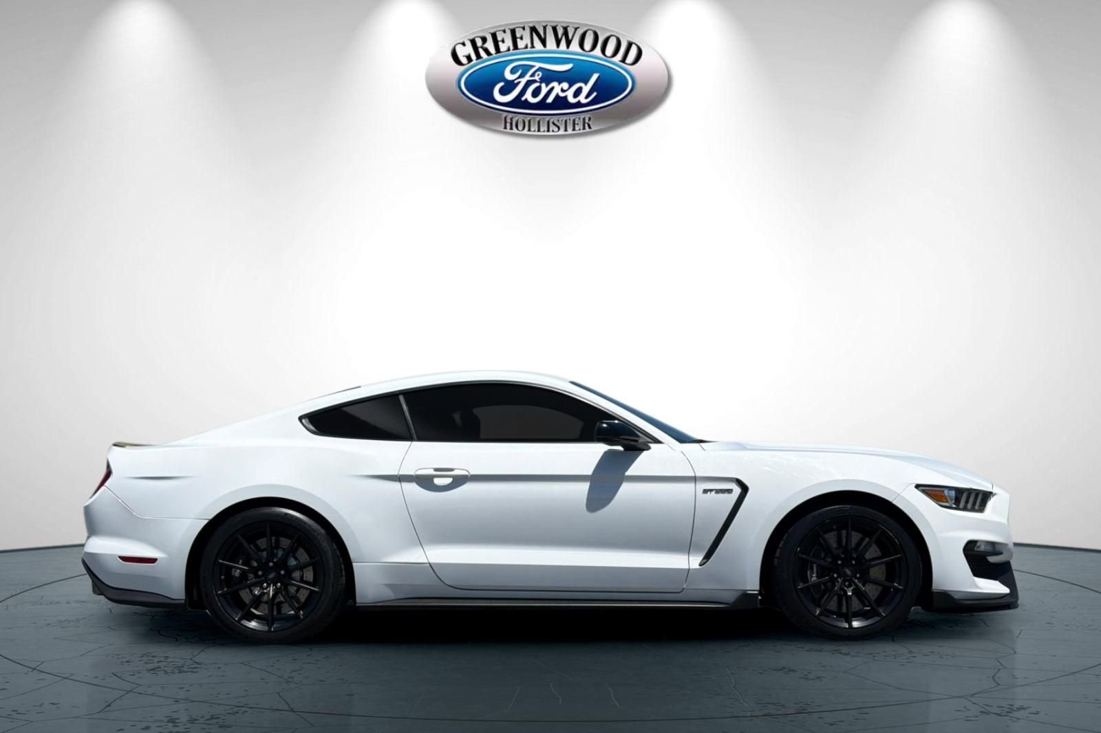 Used 2016 Ford Mustang Shelby GT350 w/ Technology Package RWD image 3