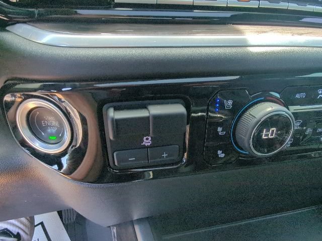 Used 2025 Chevrolet Silverado 1500 LTZ w/ Technology Package AWD/4WD image 20