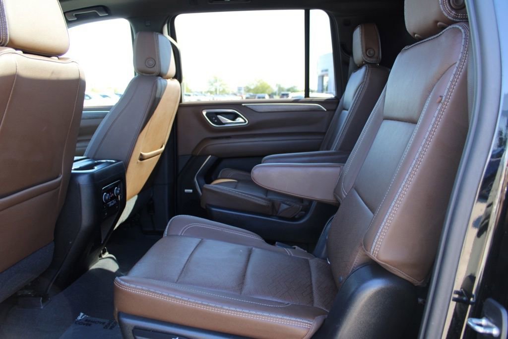 Used 2021 Chevrolet Suburban High Country image 24