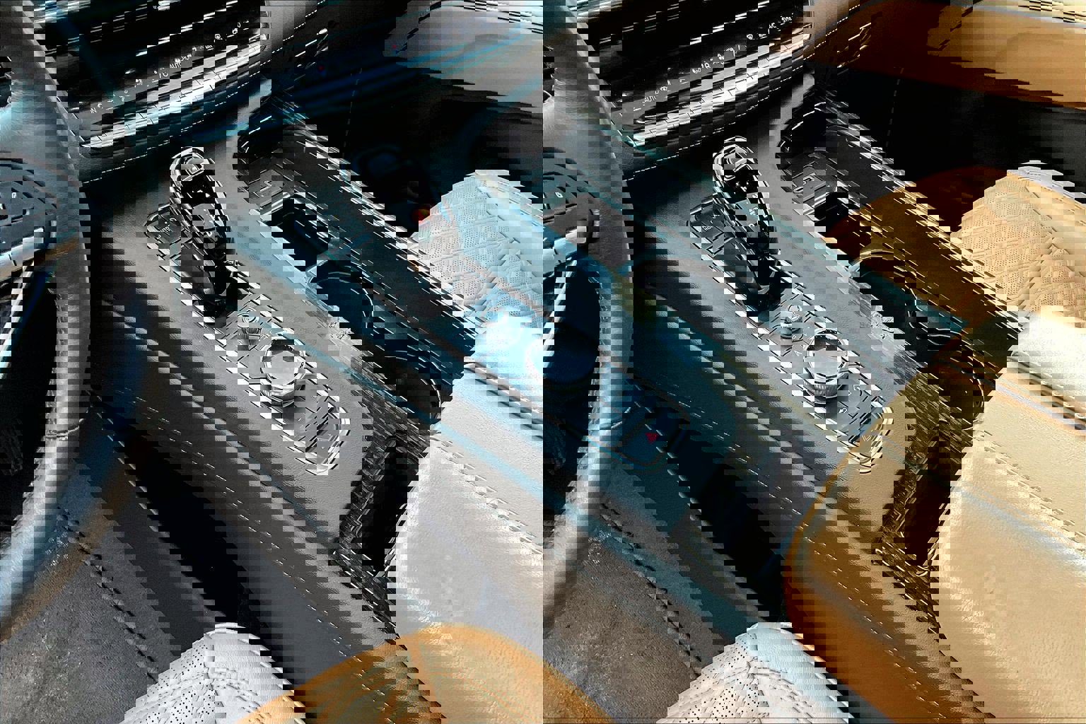 Used 2021 Cadillac Escalade Premium Luxury image 10