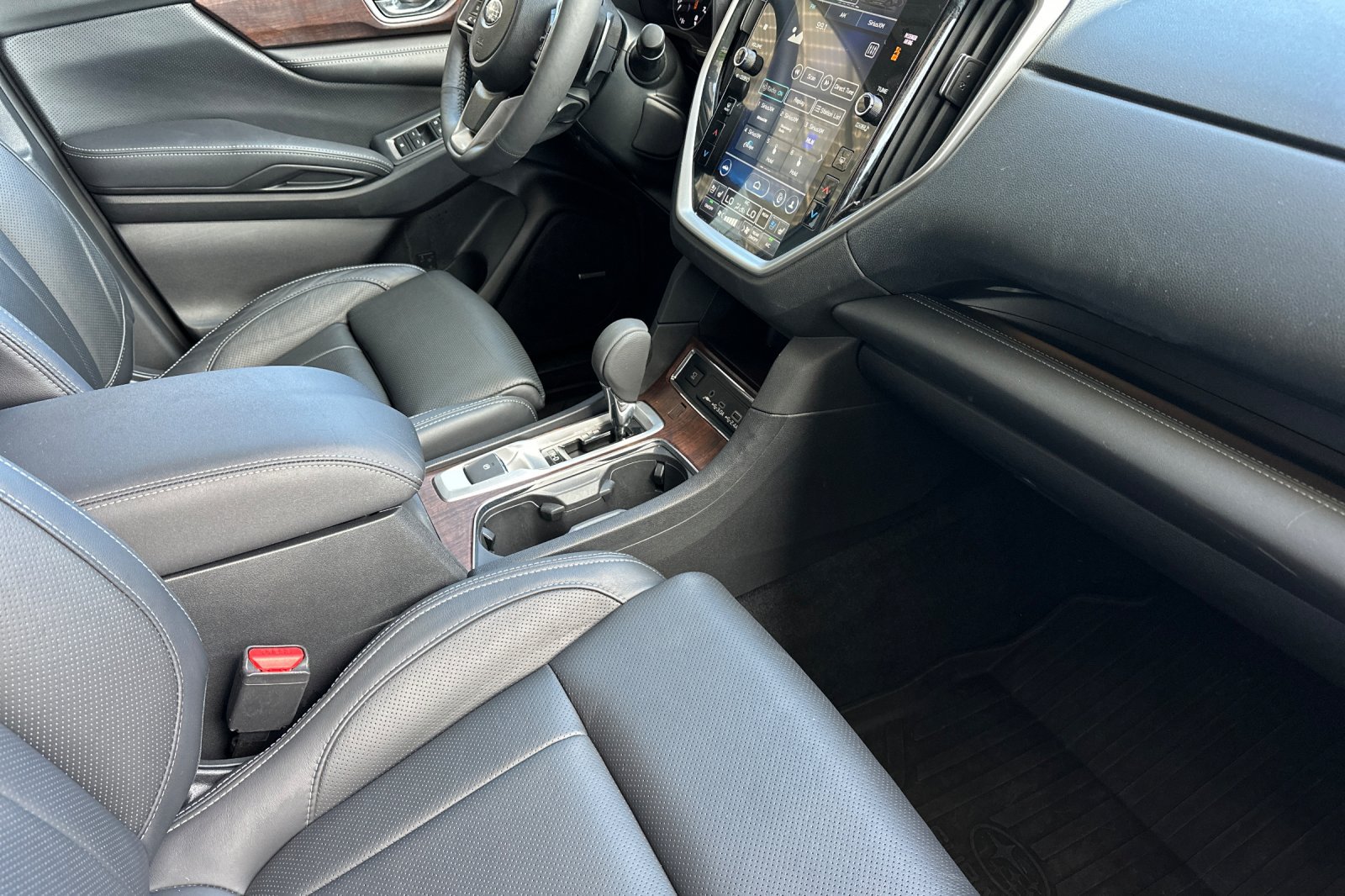 Used 2023 Subaru Ascent Touring AWD/4WD image 17