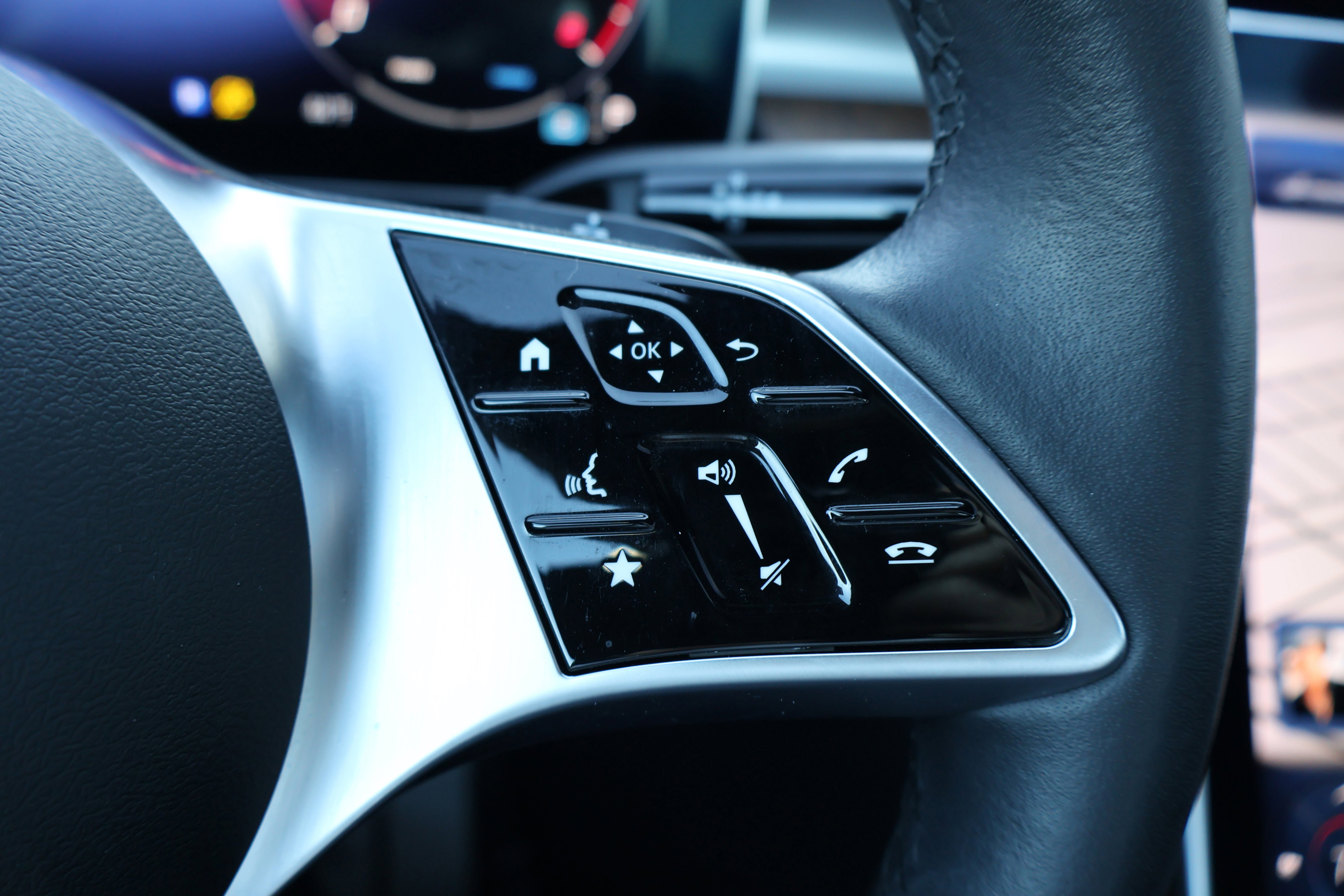 Certified 2023 Mercedes-Benz C 300 Sedan image 31