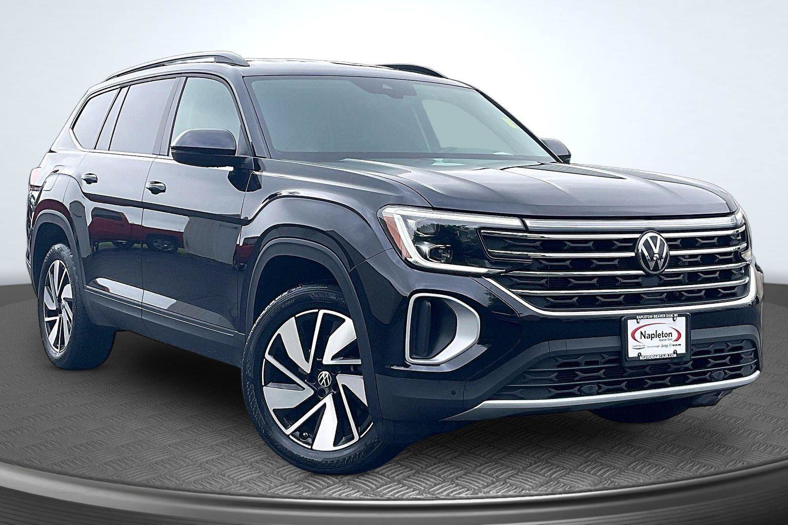 Used 2025 Volkswagen Atlas SE AWD/4WD image 13
