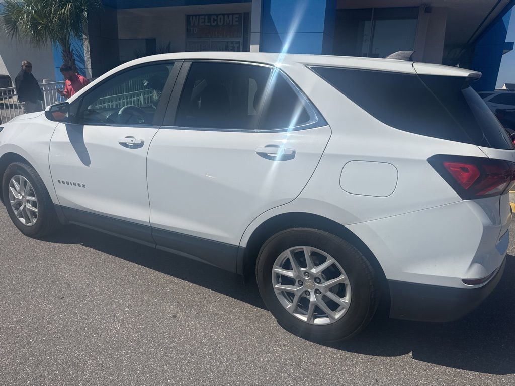 Used 2023 Chevrolet Equinox LT image 4